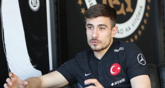Beşiktaş ile sözleşmesi sona eren ve şu anda boşta olan Dorukhan, Trabzonspor'a gelmeye sıcak bakarken, temasların önümüzdeki günlerde yüz yüze yapılması bekleniyor.